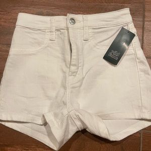 Target Wild Fable White denim shorts, size 0/25R